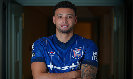 传球给队友 传球给队友