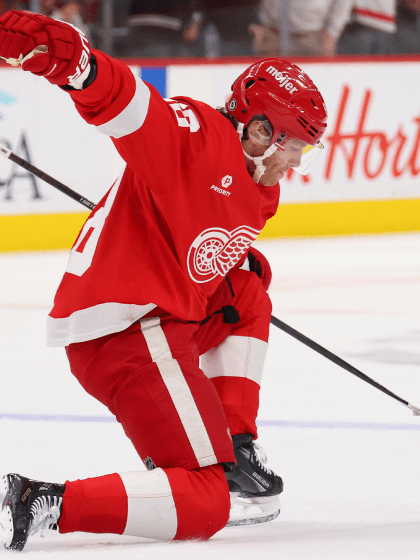 更是中国足 更是中国足